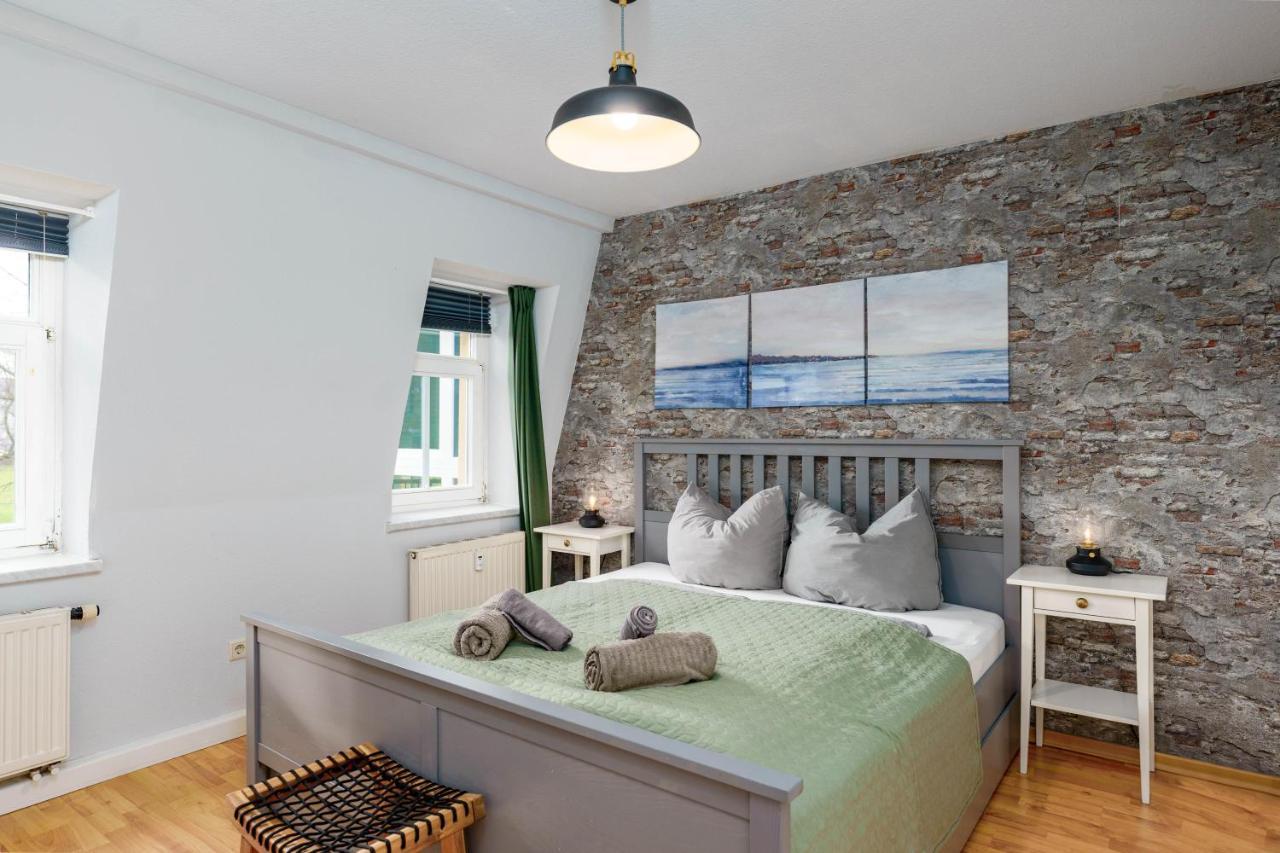 2R Apartment Perfect For Families! Kitchen - Parking - Netflix เดรสเดน ภายนอก รูปภาพ